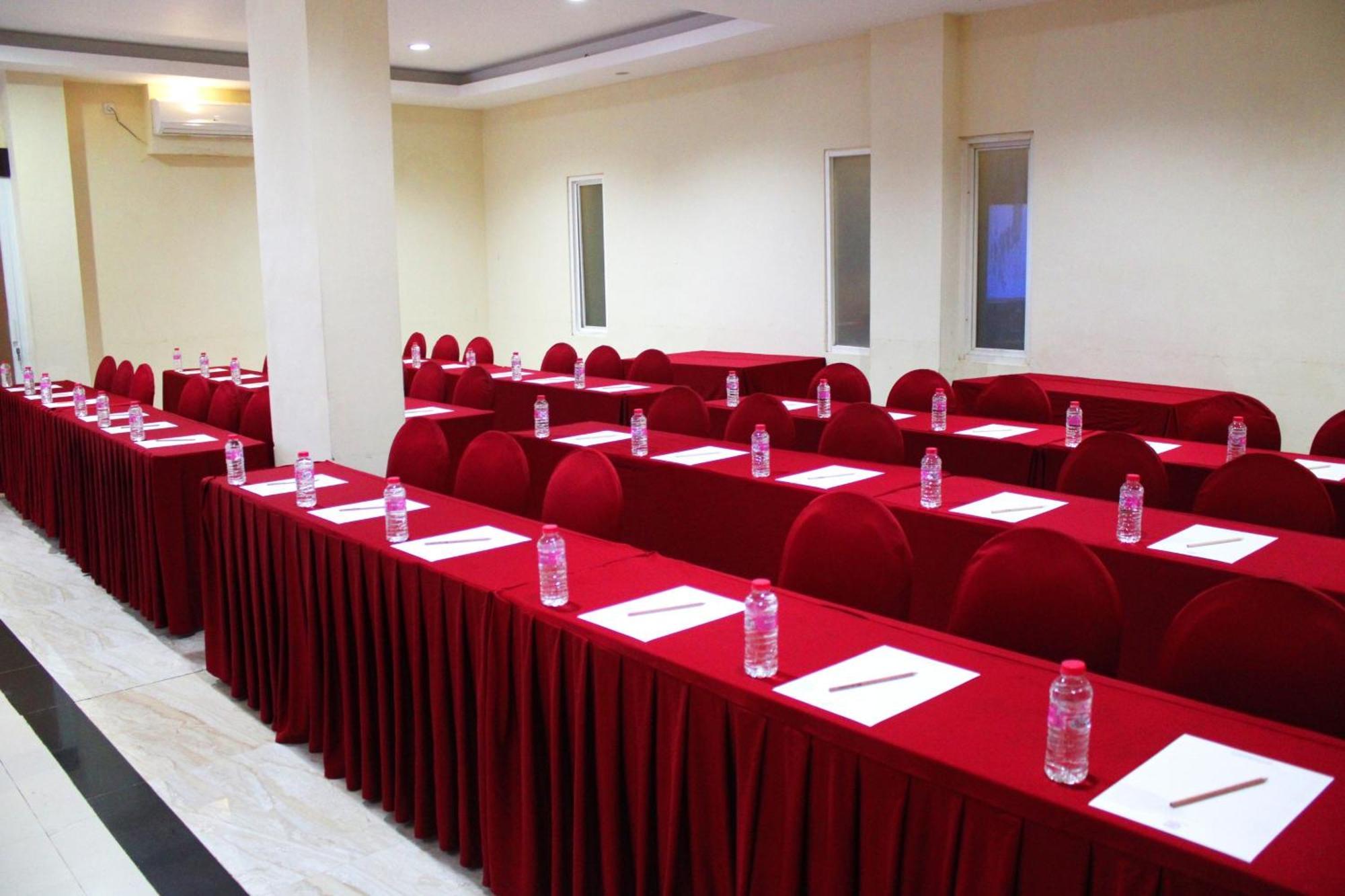 Maleosan Inn Manado Hotel מראה חיצוני תמונה