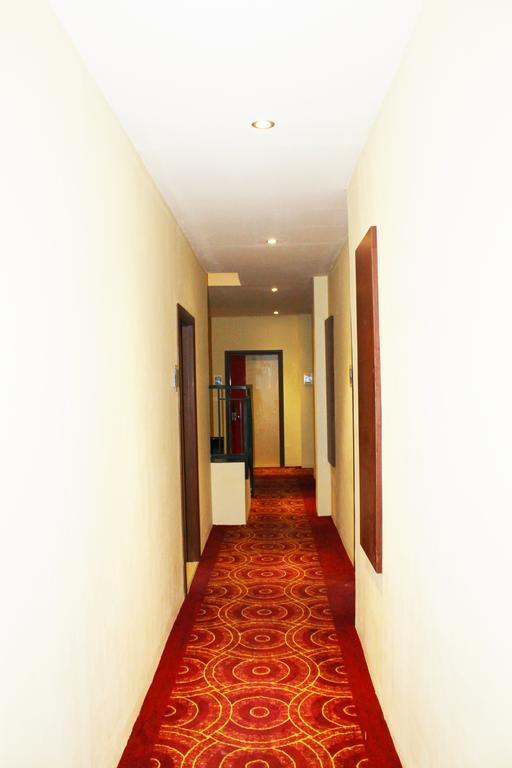 Maleosan Inn Manado Hotel מראה חיצוני תמונה